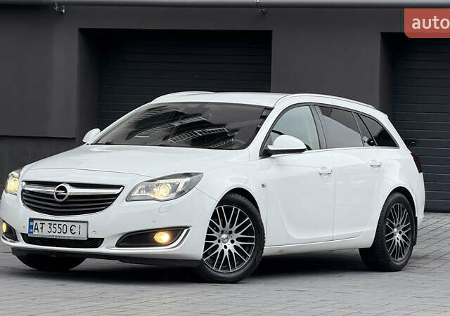 Белый Опель Инсигния, объемом двигателя 1.96 л и пробегом 241 тыс. км за 9800 $, фото 1 на Automoto.ua