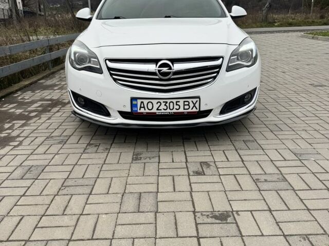 Білий Опель Інсігнія, об'ємом двигуна 2 л та пробігом 279 тис. км за 11700 $, фото 1 на Automoto.ua