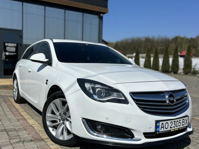 Білий Опель Інсігнія, об'ємом двигуна 2 л та пробігом 293 тис. км за 11500 $, фото 1 на Automoto.ua