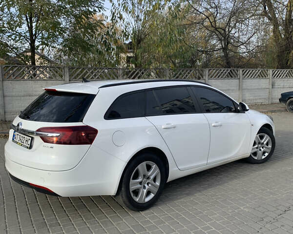 Білий Опель Інсігнія, об'ємом двигуна 1.96 л та пробігом 264 тис. км за 8700 $, фото 1 на Automoto.ua