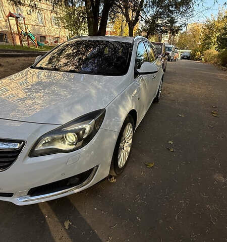 Белый Опель Инсигния, объемом двигателя 1.6 л и пробегом 234 тыс. км за 11600 $, фото 1 на Automoto.ua