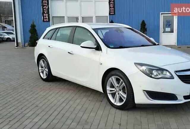 Білий Опель Інсігнія, об'ємом двигуна 1.96 л та пробігом 252 тис. км за 14200 $, фото 1 на Automoto.ua