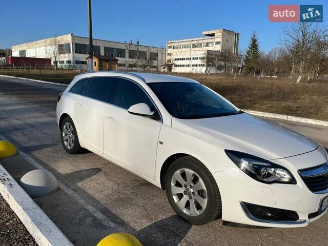 Белый Опель Инсигния, объемом двигателя 1.96 л и пробегом 258 тыс. км за 9600 $, фото 1 на Automoto.ua