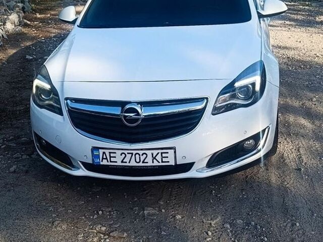 Білий Опель Інсігнія, об'ємом двигуна 1.6 л та пробігом 227 тис. км за 8700 $, фото 1 на Automoto.ua