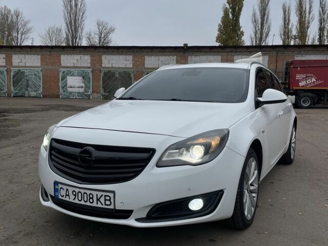 Белый Опель Инсигния, объемом двигателя 1.6 л и пробегом 211 тыс. км за 11500 $, фото 1 на Automoto.ua