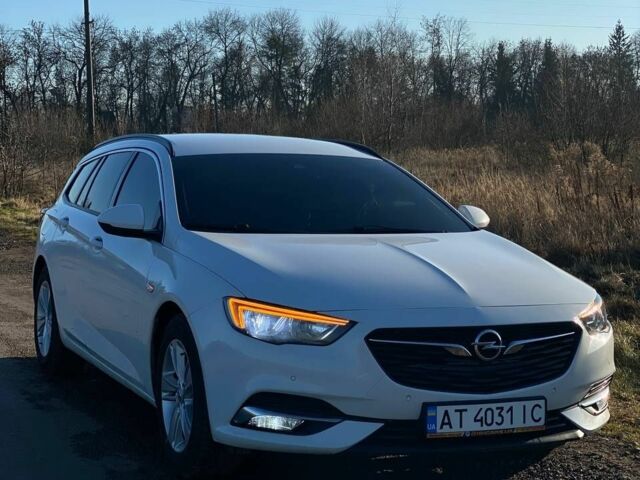 Белый Опель Инсигния, объемом двигателя 1.6 л и пробегом 175 тыс. км за 14500 $, фото 1 на Automoto.ua