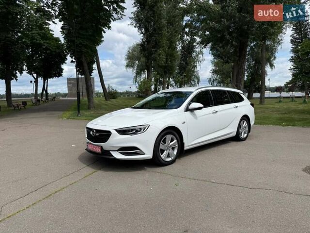 Белый Опель Инсигния, объемом двигателя 1.6 л и пробегом 190 тыс. км за 11350 $, фото 1 на Automoto.ua