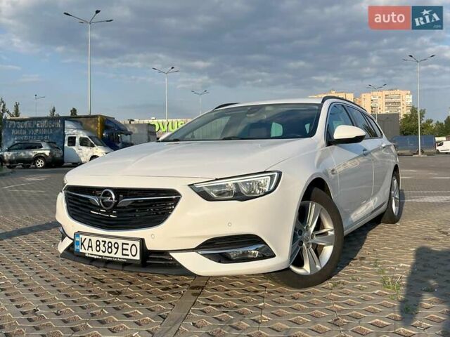 Белый Опель Инсигния, объемом двигателя 1.96 л и пробегом 170 тыс. км за 15200 $, фото 1 на Automoto.ua
