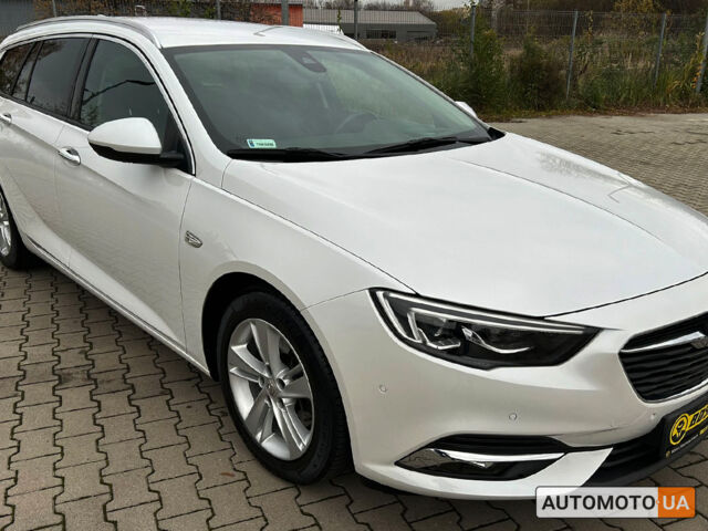 Белый Опель Инсигния, объемом двигателя 2 л и пробегом 38 тыс. км за 25400 $, фото 1 на Automoto.ua