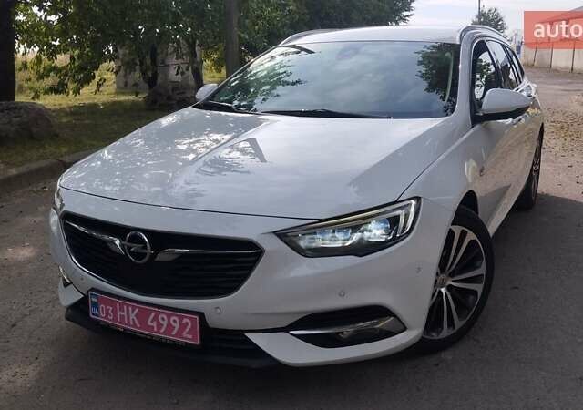 Белый Опель Инсигния, объемом двигателя 0 л и пробегом 182 тыс. км за 15600 $, фото 1 на Automoto.ua