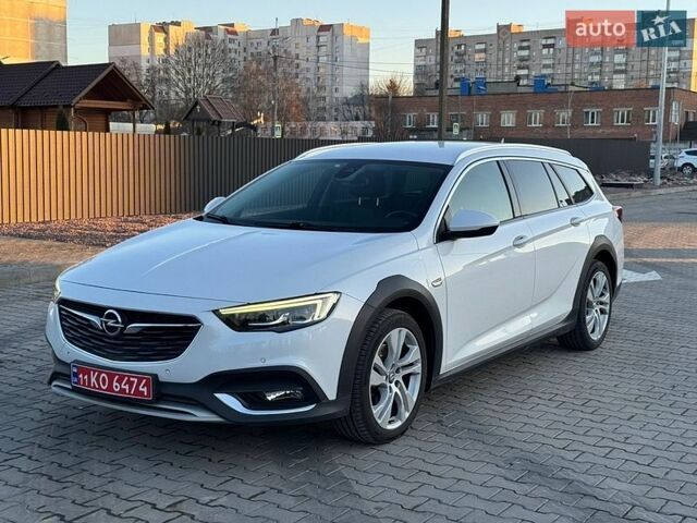 Белый Опель Инсигния, объемом двигателя 2 л и пробегом 223 тыс. км за 15900 $, фото 1 на Automoto.ua