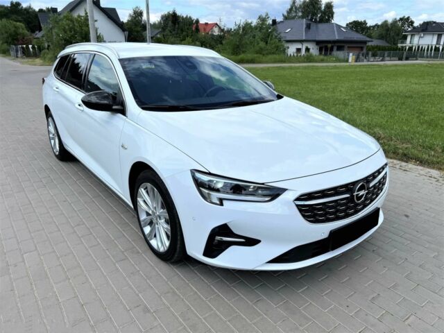 Белый Опель Инсигния, объемом двигателя 2 л и пробегом 24 тыс. км за 18400 $, фото 1 на Automoto.ua