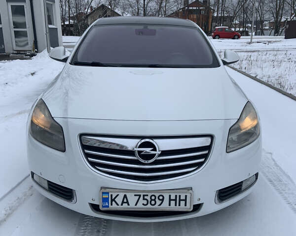Белый Опель Инсигния, объемом двигателя 1.96 л и пробегом 237 тыс. км за 7300 $, фото 1 на Automoto.ua