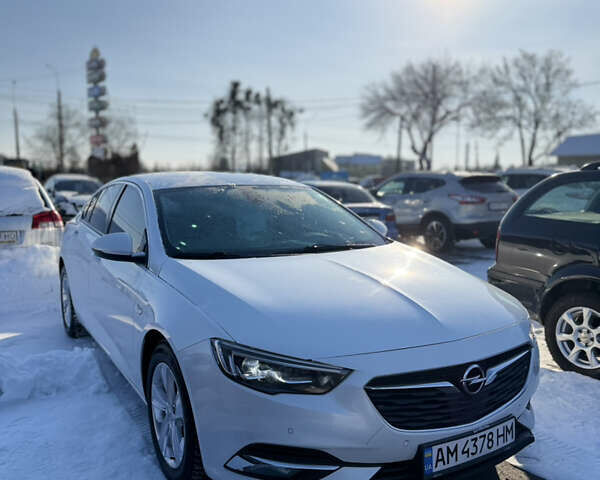 Білий Опель Інсігнія, об'ємом двигуна 1.96 л та пробігом 235 тис. км за 14999 $, фото 1 на Automoto.ua