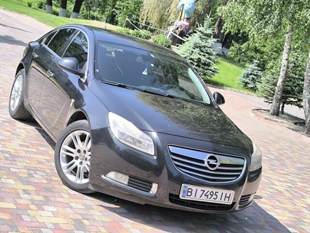 Чорний Опель Інсігнія, об'ємом двигуна 2 л та пробігом 350 тис. км за 7000 $, фото 1 на Automoto.ua