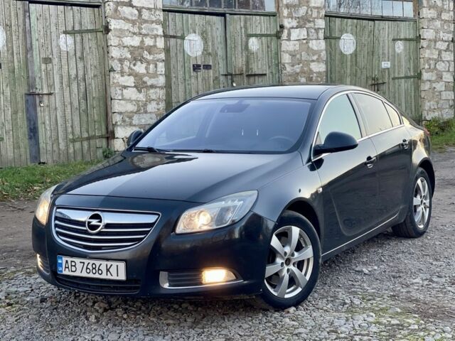 Чорний Опель Інсігнія, об'ємом двигуна 2 л та пробігом 200 тис. км за 5450 $, фото 1 на Automoto.ua