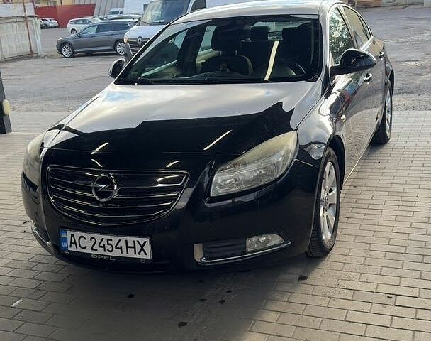 Черный Опель Инсигния, объемом двигателя 1.8 л и пробегом 235 тыс. км за 7100 $, фото 1 на Automoto.ua