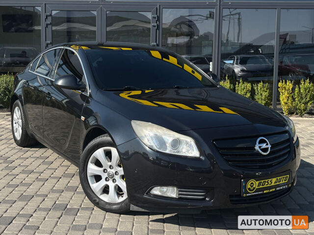 Черный Опель Инсигния, объемом двигателя 2 л и пробегом 333 тыс. км за 9000 $, фото 1 на Automoto.ua