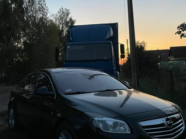 Черный Опель Инсигния, объемом двигателя 2 л и пробегом 290 тыс. км за 7400 $, фото 1 на Automoto.ua