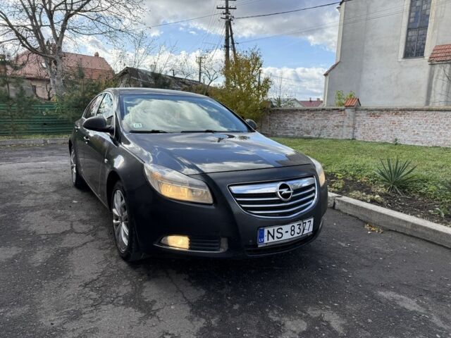 Чорний Опель Інсігнія, об'ємом двигуна 2 л та пробігом 337 тис. км за 3400 $, фото 1 на Automoto.ua