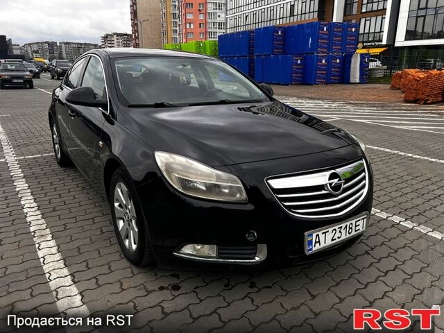 Чорний Опель Інсігнія, об'ємом двигуна 2 л та пробігом 261 тис. км за 6900 $, фото 1 на Automoto.ua