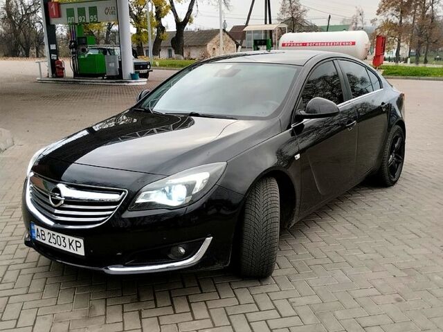 Черный Опель Инсигния, объемом двигателя 2 л и пробегом 275 тыс. км за 10200 $, фото 1 на Automoto.ua
