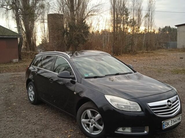 Черный Опель Инсигния, объемом двигателя 1.6 л и пробегом 240 тыс. км за 5600 $, фото 1 на Automoto.ua