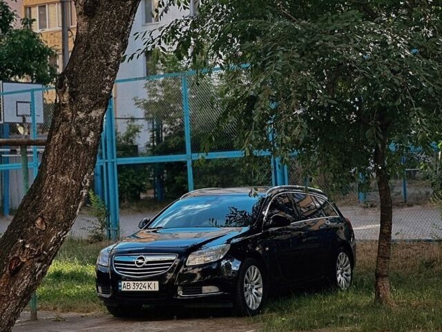 Черный Опель Инсигния, объемом двигателя 2 л и пробегом 280 тыс. км за 7300 $, фото 1 на Automoto.ua