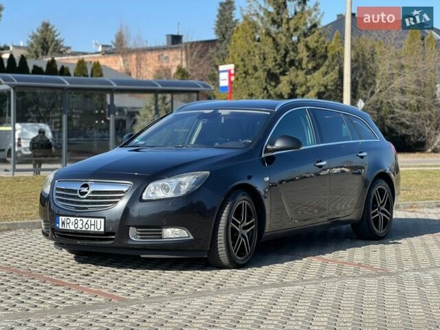 Чорний Опель Інсігнія, об'ємом двигуна 2 л та пробігом 270 тис. км за 5000 $, фото 1 на Automoto.ua