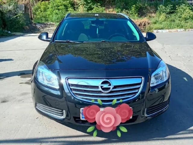 Чорний Опель Інсігнія, об'ємом двигуна 2 л та пробігом 323 тис. км за 7461 $, фото 1 на Automoto.ua