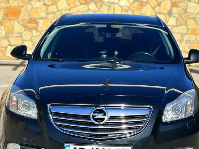 Черный Опель Инсигния, объемом двигателя 2 л и пробегом 296 тыс. км за 7000 $, фото 1 на Automoto.ua