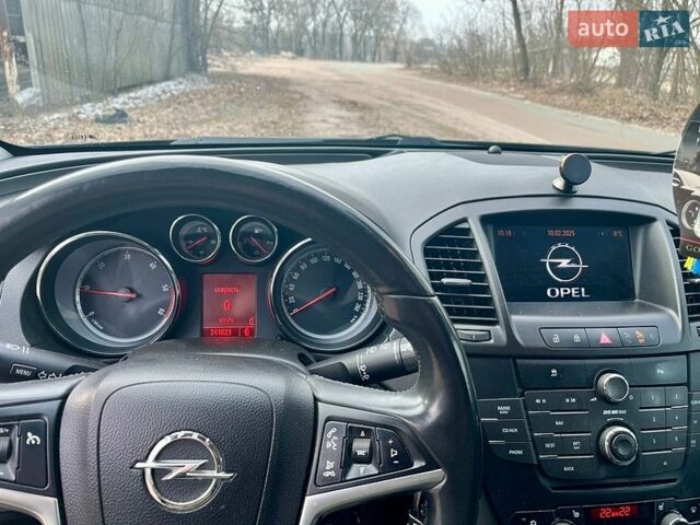 Черный Опель Инсигния, объемом двигателя 1.96 л и пробегом 240 тыс. км за 6500 $, фото 1 на Automoto.ua