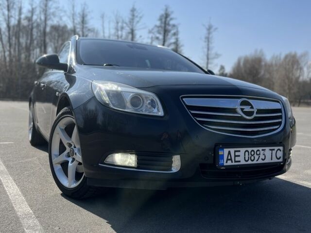 Черный Опель Инсигния, объемом двигателя 2 л и пробегом 285 тыс. км за 8700 $, фото 1 на Automoto.ua