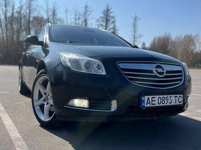 Черный Опель Инсигния, объемом двигателя 1.96 л и пробегом 290 тыс. км за 7999 $, фото 1 на Automoto.ua