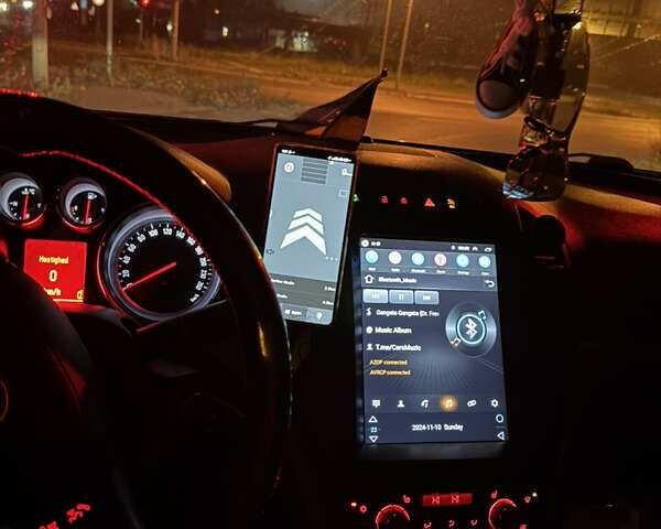 Черный Опель Инсигния, объемом двигателя 2 л и пробегом 310 тыс. км за 7500 $, фото 1 на Automoto.ua