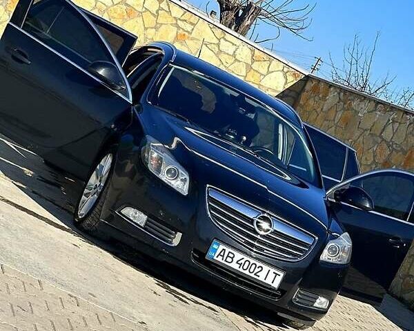 Чорний Опель Інсігнія, об'ємом двигуна 2 л та пробігом 296 тис. км за 7000 $, фото 1 на Automoto.ua