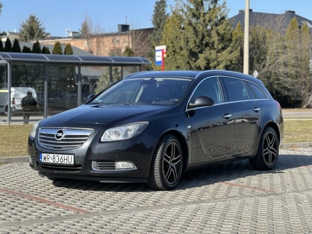 Чорний Опель Інсігнія, об'ємом двигуна 2 л та пробігом 270 тис. км за 5000 $, фото 1 на Automoto.ua