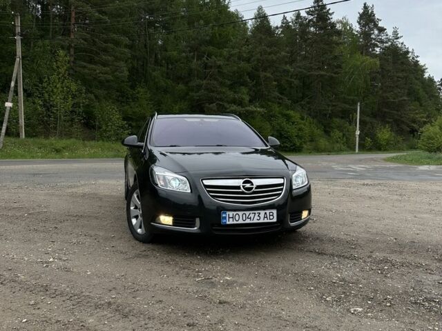 Чорний Опель Інсігнія, об'ємом двигуна 2 л та пробігом 362 тис. км за 8900 $, фото 1 на Automoto.ua
