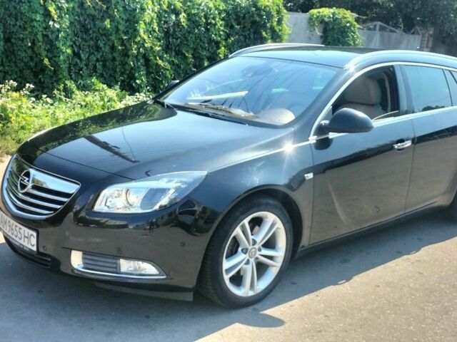 Чорний Опель Інсігнія, об'ємом двигуна 2 л та пробігом 200 тис. км за 8300 $, фото 1 на Automoto.ua