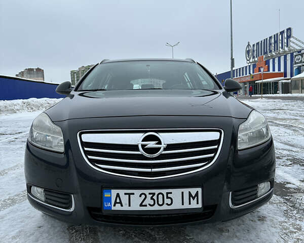 Чорний Опель Інсігнія, об'ємом двигуна 2 л та пробігом 262 тис. км за 7700 $, фото 1 на Automoto.ua