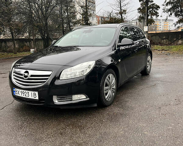 Чорний Опель Інсігнія, об'ємом двигуна 1.96 л та пробігом 268 тис. км за 8000 $, фото 1 на Automoto.ua