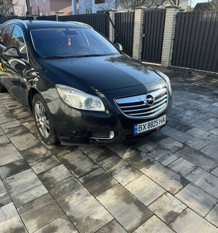 Чорний Опель Інсігнія, об'ємом двигуна 1.96 л та пробігом 260 тис. км за 8500 $, фото 1 на Automoto.ua
