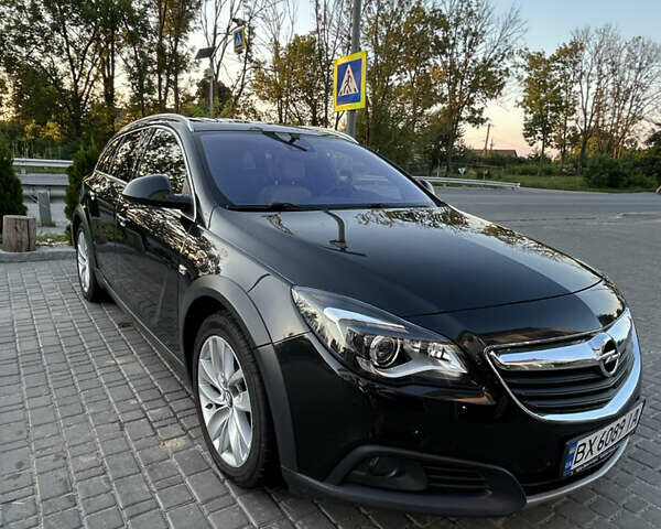 Черный Опель Инсигния, объемом двигателя 2 л и пробегом 238 тыс. км за 13000 $, фото 1 на Automoto.ua