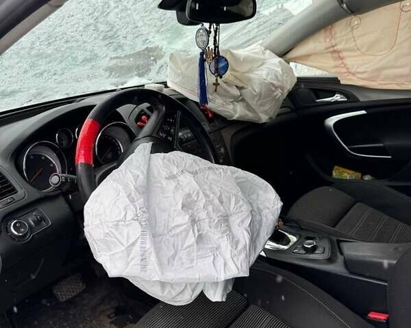 Черный Опель Инсигния, объемом двигателя 2 л и пробегом 270 тыс. км за 3000 $, фото 1 на Automoto.ua