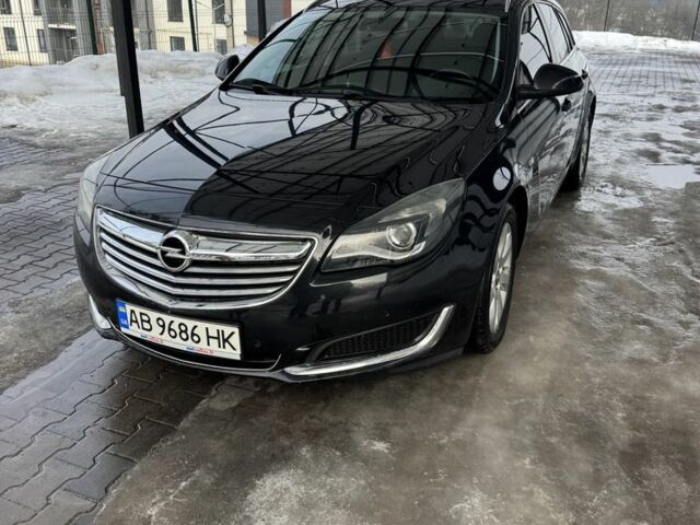 Чорний Опель Інсігнія, об'ємом двигуна 2 л та пробігом 236 тис. км за 10900 $, фото 1 на Automoto.ua