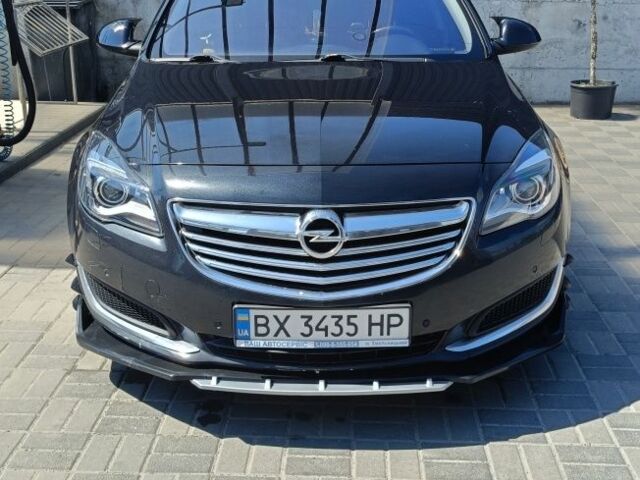 Черный Опель Инсигния, объемом двигателя 2 л и пробегом 350 тыс. км за 11500 $, фото 1 на Automoto.ua