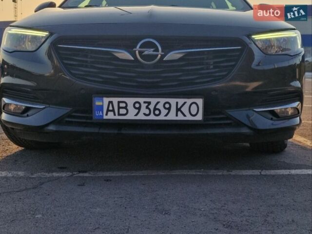 Чорний Опель Інсігнія, об'ємом двигуна 1.6 л та пробігом 154 тис. км за 16300 $, фото 1 на Automoto.ua