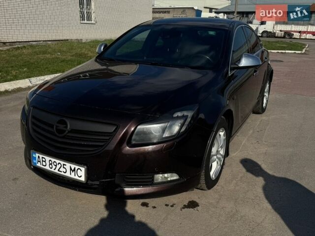 Коричневий Опель Інсігнія, об'ємом двигуна 2 л та пробігом 250 тис. км за 8700 $, фото 1 на Automoto.ua