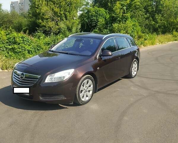 Коричневый Опель Инсигния, объемом двигателя 2 л и пробегом 208 тыс. км за 8650 $, фото 1 на Automoto.ua
