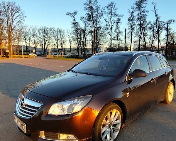 Коричневий Опель Інсігнія, об'ємом двигуна 2 л та пробігом 265 тис. км за 11000 $, фото 1 на Automoto.ua